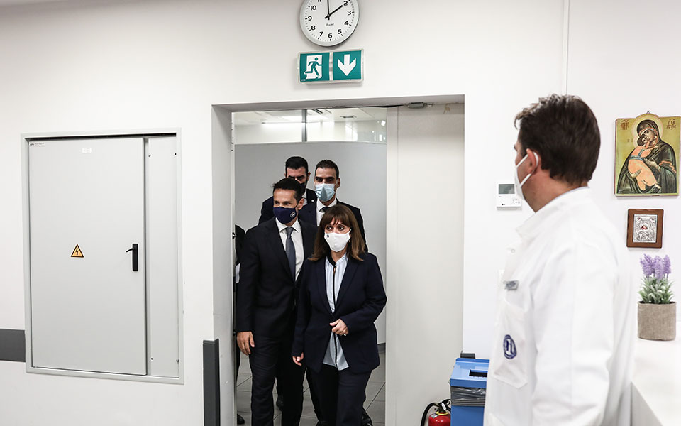 κ-σακελλαροπούλου-έκανε-την-τρίτη-δόσ-561530242