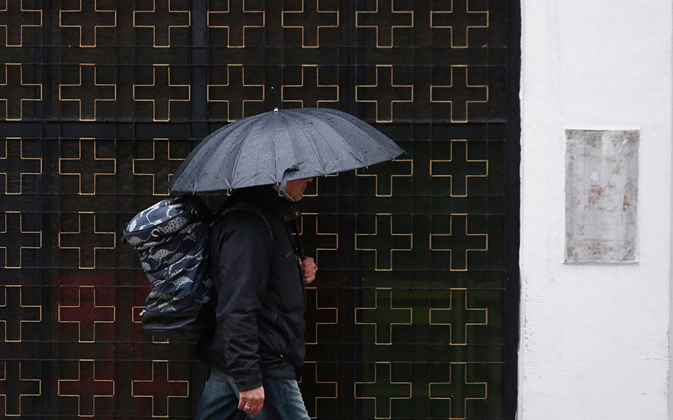 βροχερός-ο-καιρός-στα-βορειοδυτικά-561551812