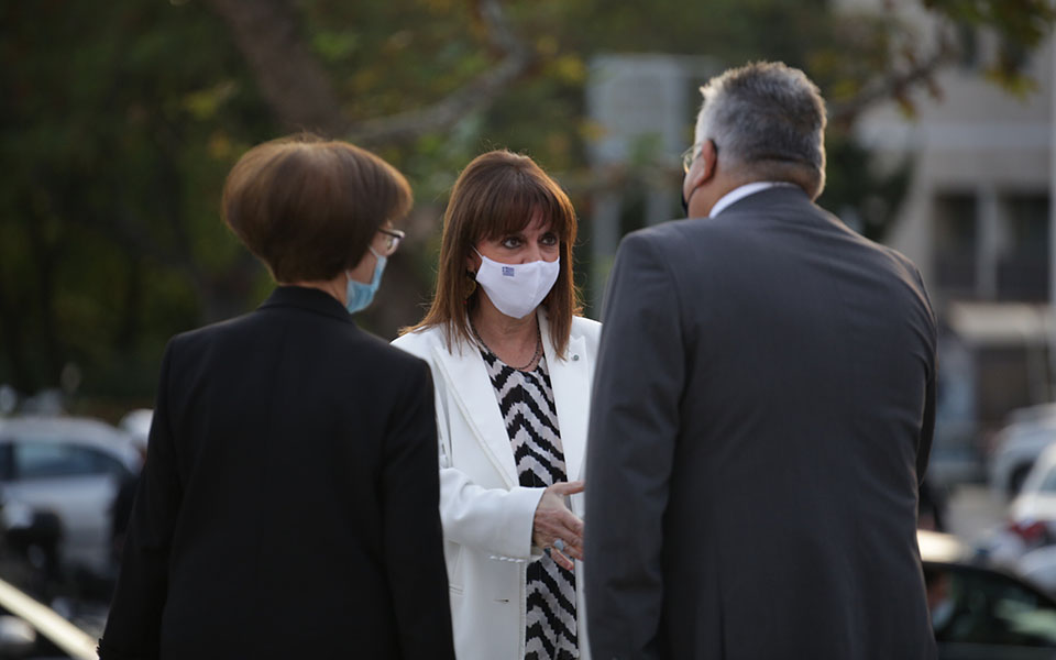 Κ. Σακελλαροπούλου: Οι νέοι πρέπει να απομονώσουν ακραία φασιστικά φαινόμενα-1