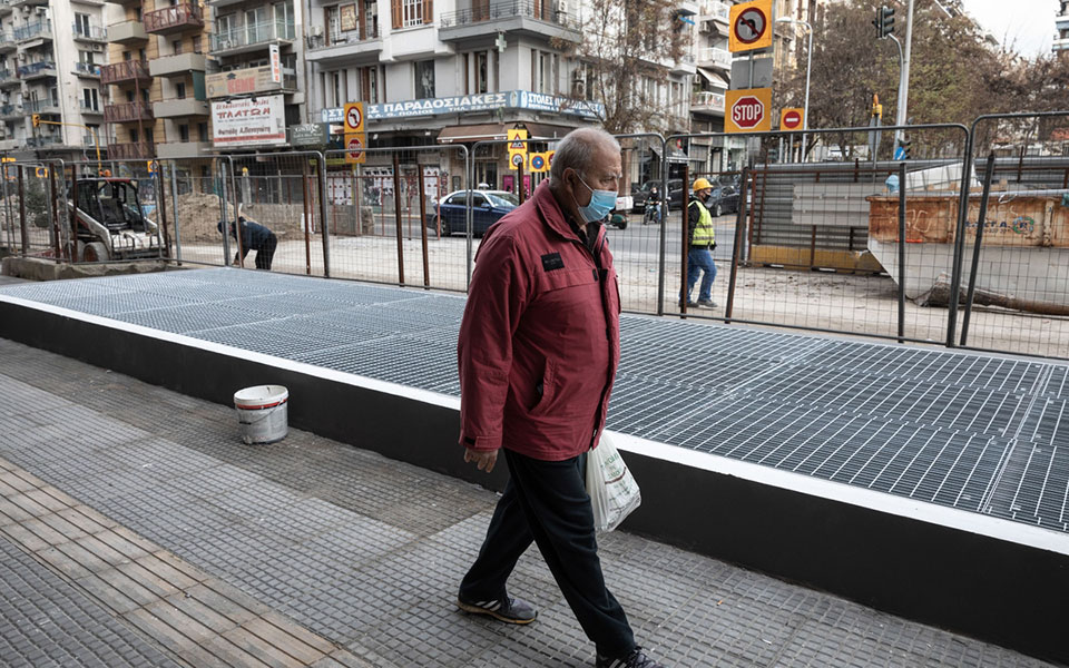 Κορωνοϊός: Φόβοι για έξαρση κρουσμάτων και αύξηση θανάτων-1