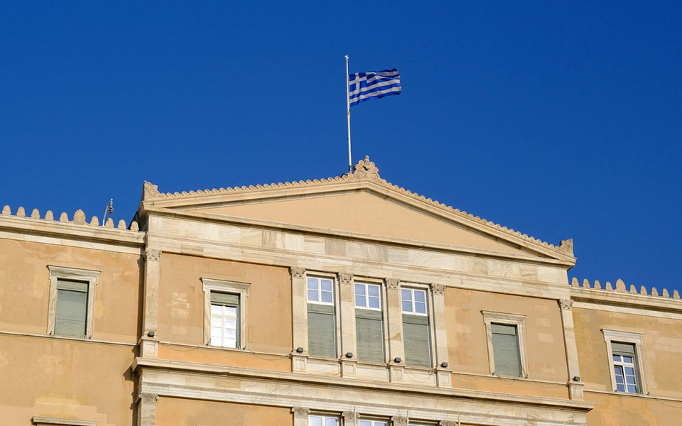 γιατί-παραμένει-αμετάβλητο-το-πολιτι-561536104