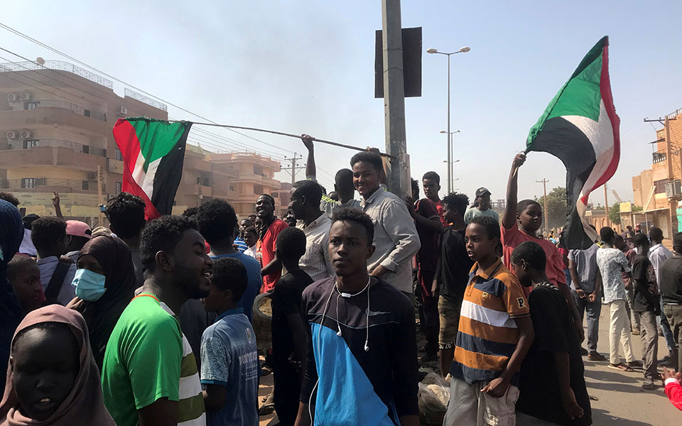 Πραξικόπημα στο Σουδάν: Καταδίκη από ΗΠΑ  – «Πάγωμα» της οικονομικής βοήθειας (βίντεο)-2
