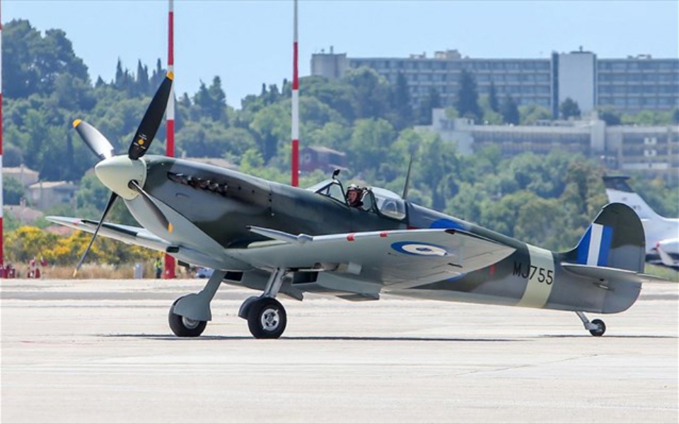 spitfire-mj755-για-πρώτη-φορά-στην-παρέλαση-της-θε-561552214
