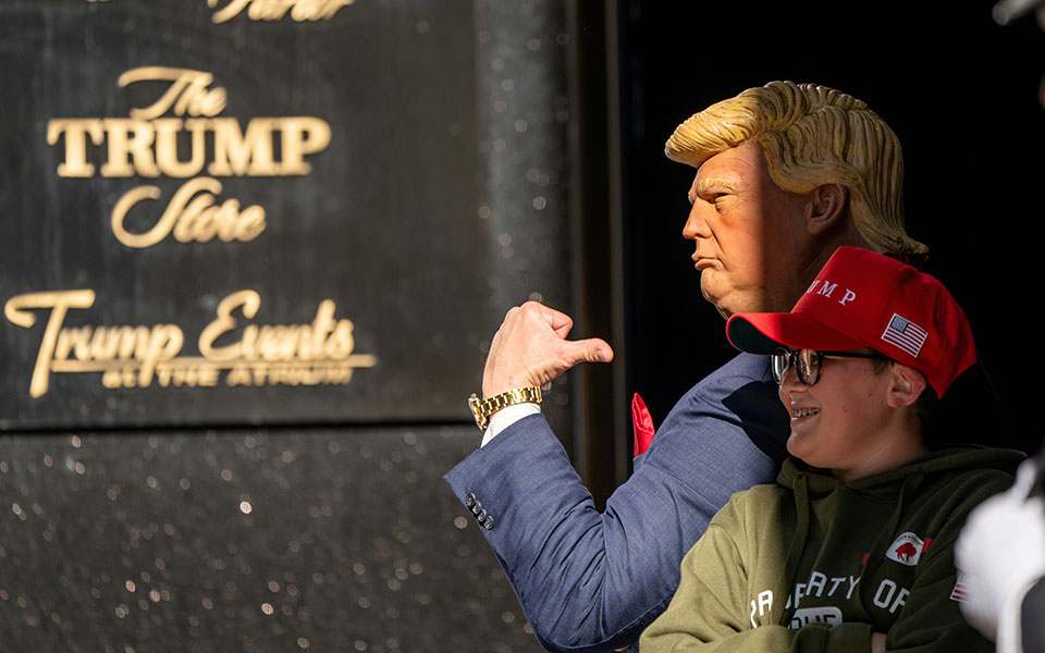 ο-τραμπ-κατέθεσε-ενόρκως-για-την-επίθε-561545851