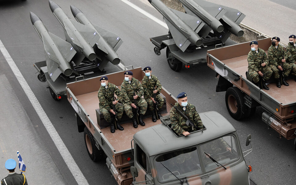 28η-οκτωβρίου-στις-1100-η-στρατιωτική-παρέλ-561561010