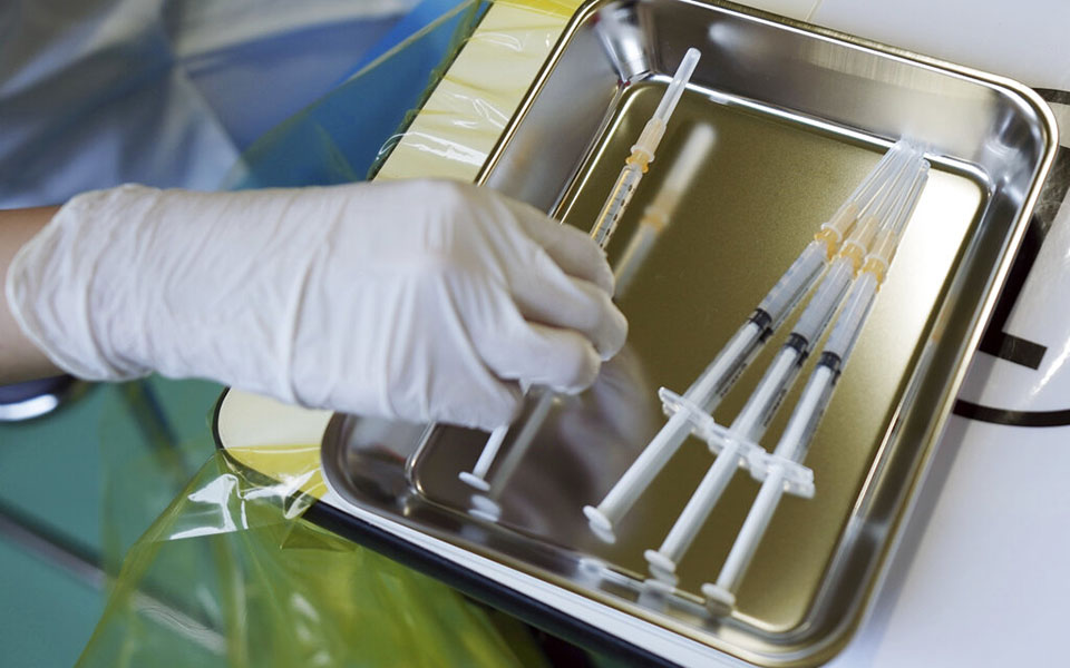 εμβολιασμοί-201-000-ραντεβού-πρώτης-δόσης-τ-561521536