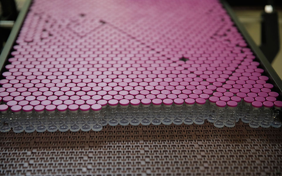 εμβόλια-covid-λιγότερο-αποτελεσματικά-κα-561524638