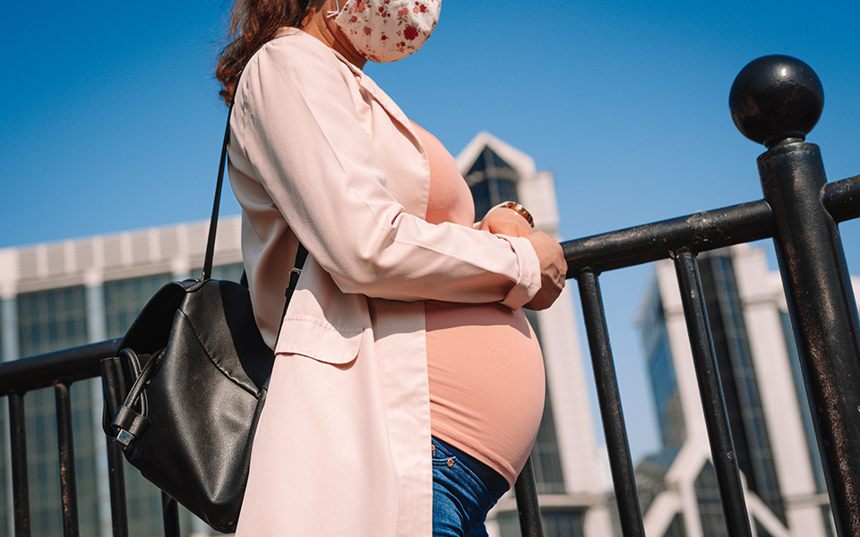 κορωνοϊός-εγκυμοσύνη-και-εμβόλιο-τ-561572890