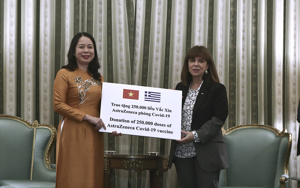 κ-σακελλαροπούλου-η-ελλάδα-θα-δωρίσει-561566398