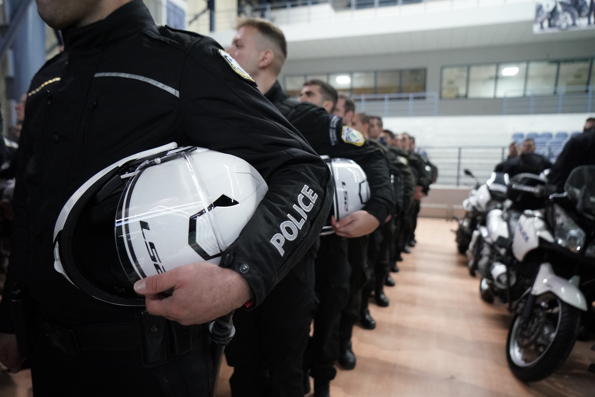 στα-θρανία-2-000-ένστολοι-της-δι-ασ-561597952