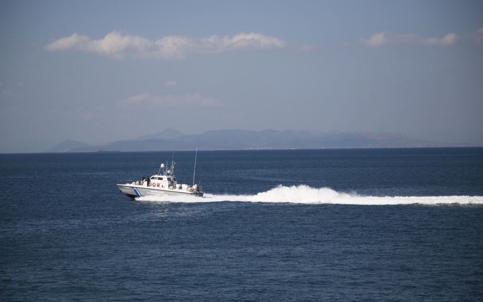 ωρωπός-πτώση-αυτοκινήτου-στο-λιμάνι-561606901