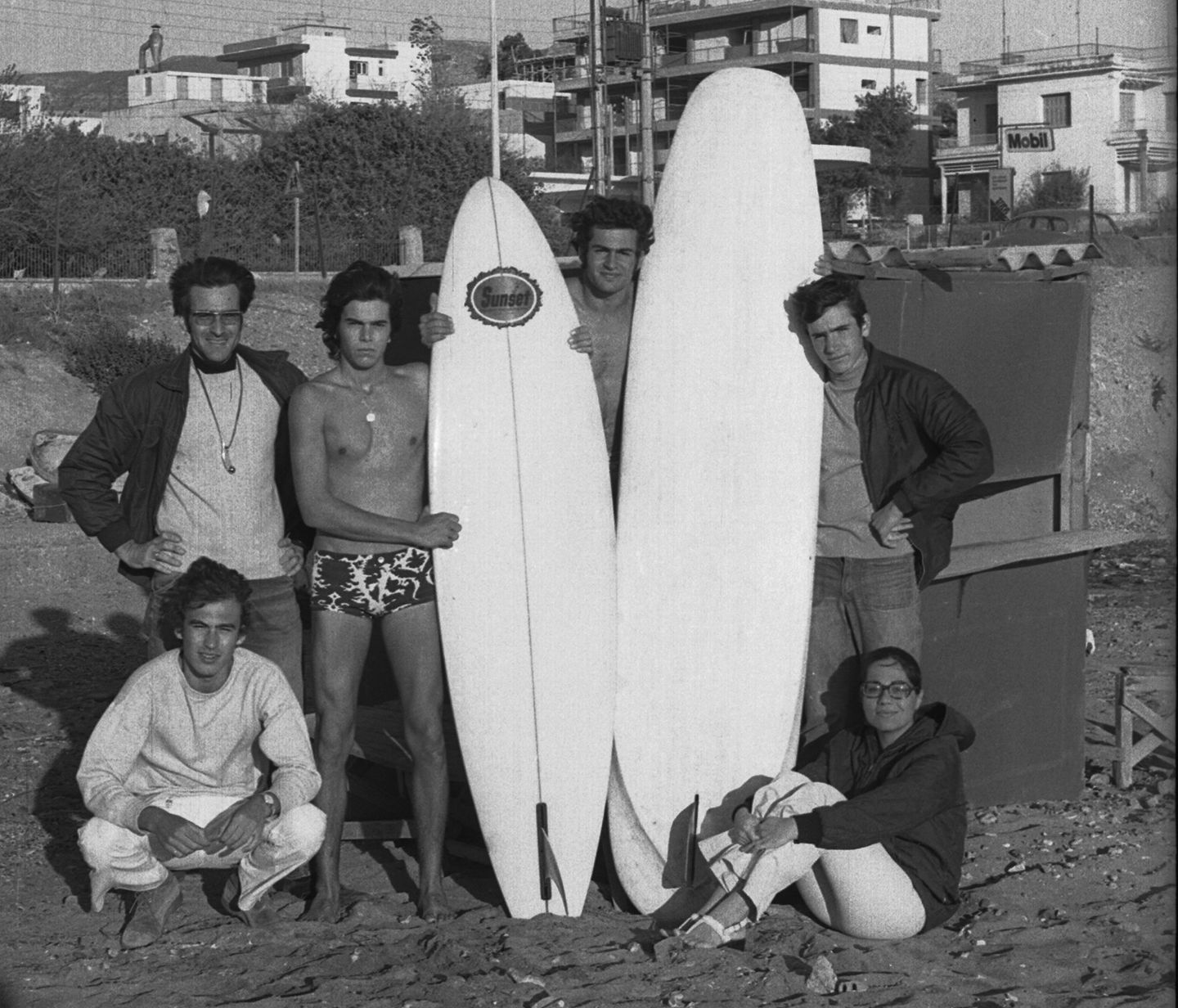 Δαμάζοντας τα κύματα: 50 χρόνια αθηναϊκό σέρφινγκ-1