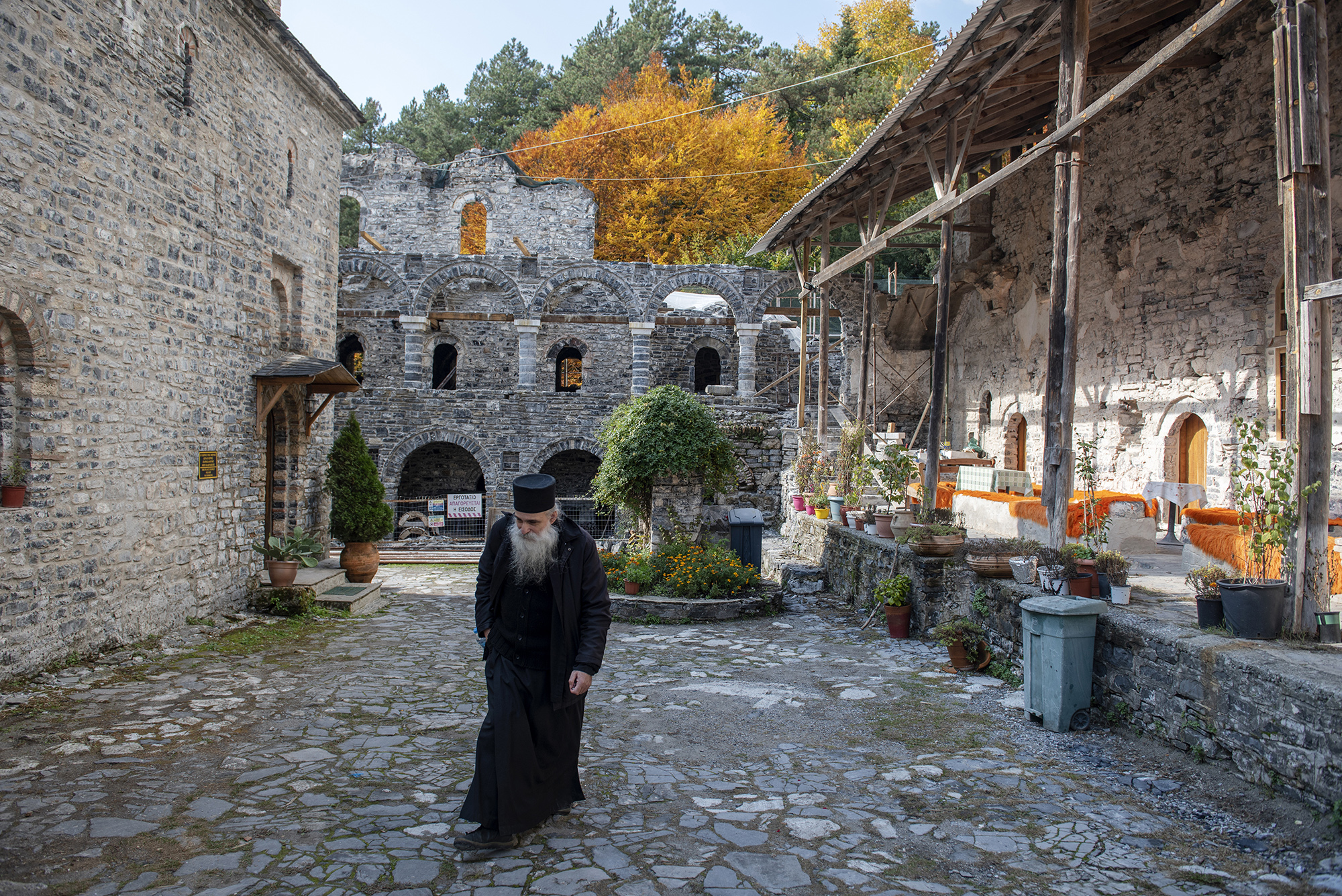 Μια επιστολή «ξαναχτίζει» τη μονή-4