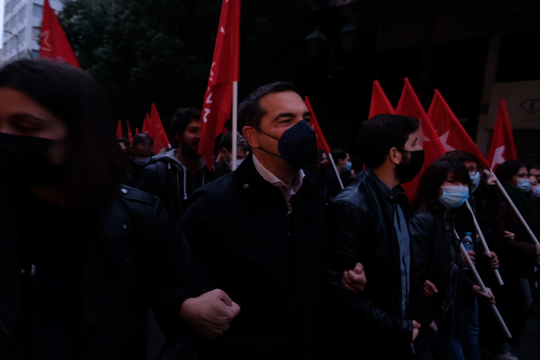 Σε εξέλιξη η πορεία για το Πολυτεχνείο – Κλειστοί δρόμοι στο κέντρο της Αθήνας-5