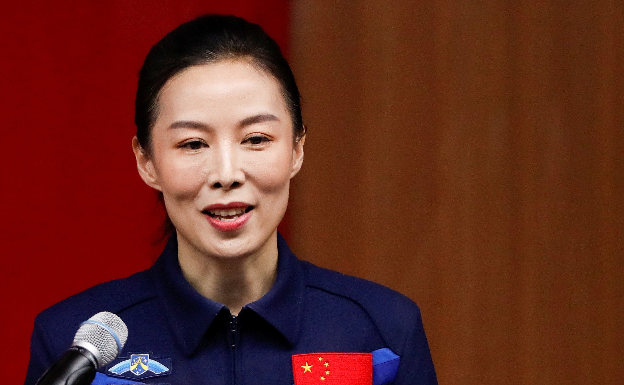 Διάστημα: Ιστορικός «περίπατος» από Κινέζα αστροναύτη-1