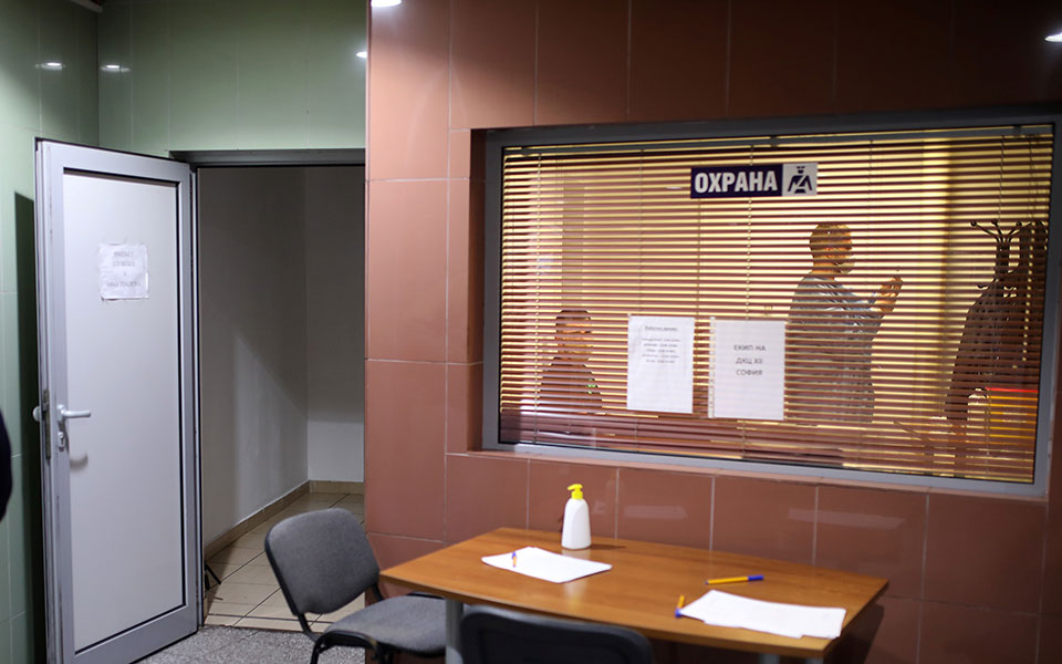 βουλγαρία-φάμπρικα-πλαστών-πιστοποι-561569668