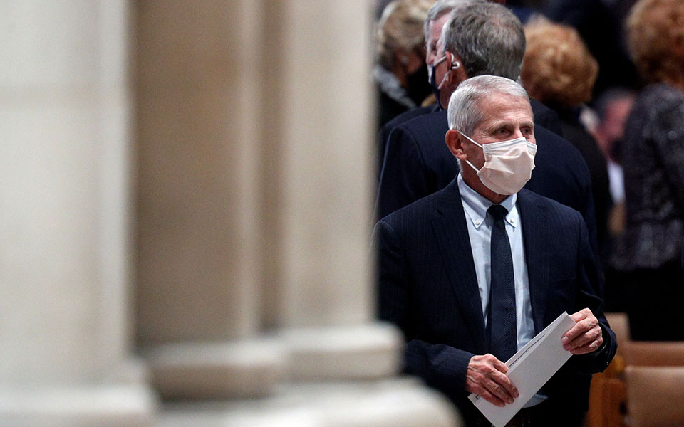 φάουτσι-για-όμικρον-τα-πρώτα-στοιχε-561609271