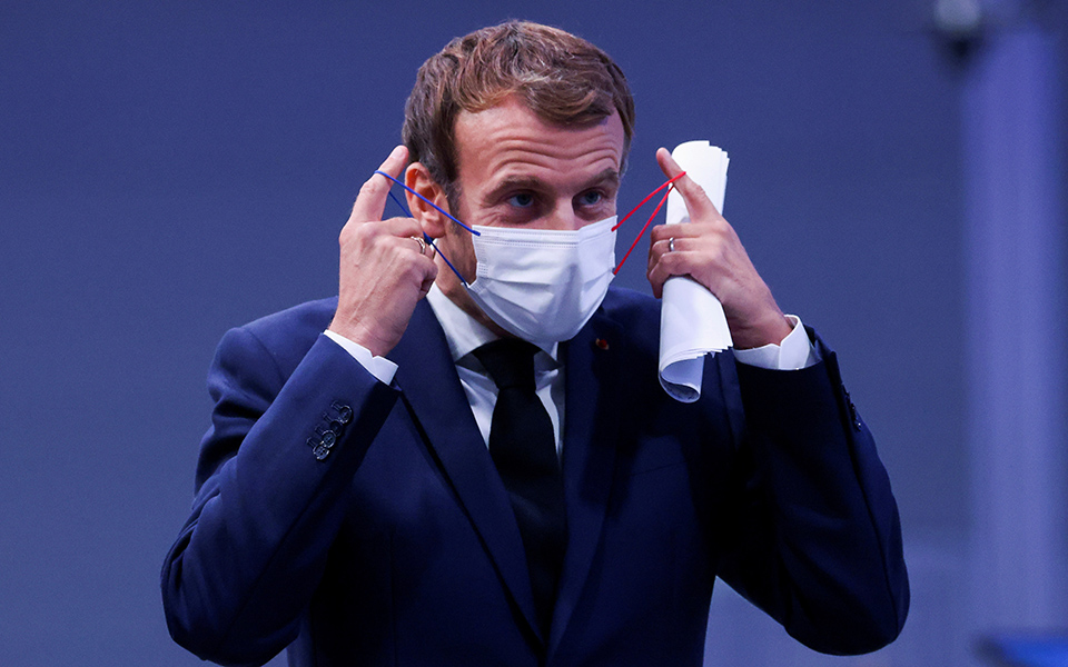 μακρόν-υποχρεωτική-η-τρίτη-δόση-τον-δε-561578872