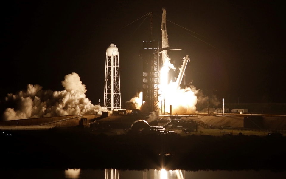 spacex-νasa-επιτυχής-η-εκτόξευση-του-πυραύλο-561581245