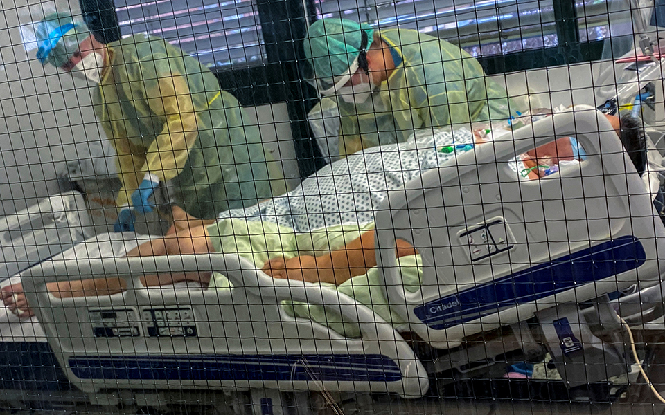 κορωνοϊός-γερμανία-στη-μάχη-αποφόρ-561603643