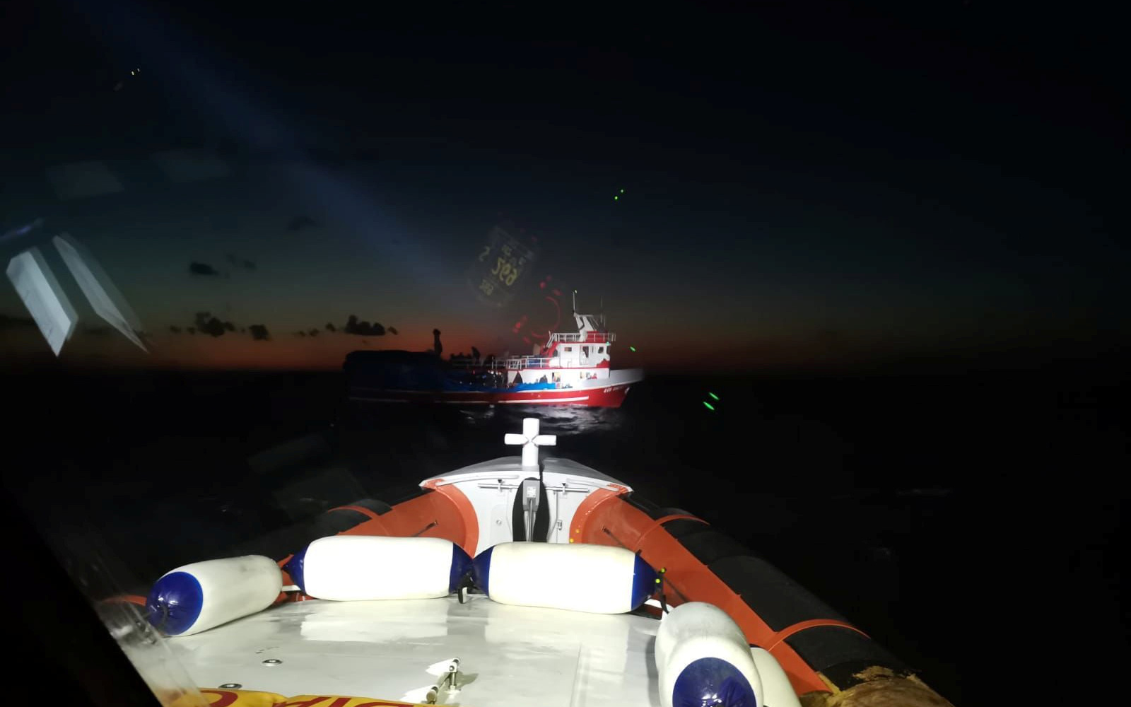 ιταλία-h-ακτοφυλακή-διέσωσε-244-μετανάστ-561606877