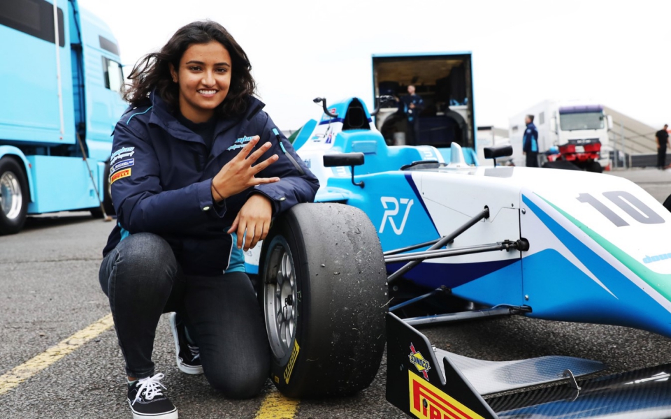 σ-αραβία-πρέσβειρα-του-grand-prix-η-πρώτη-γυναί-561607183