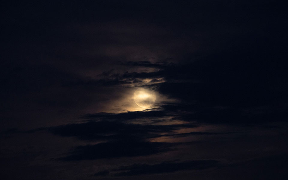 ο-καιρός-αύριο-βροχές-και-τοπικές-κατα-561590596