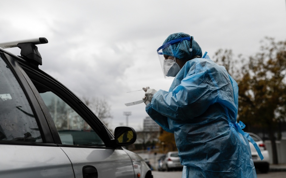 κορωνοϊός-πού-εντοπίζονται-τα-3-823-νέα-κρ-561606844