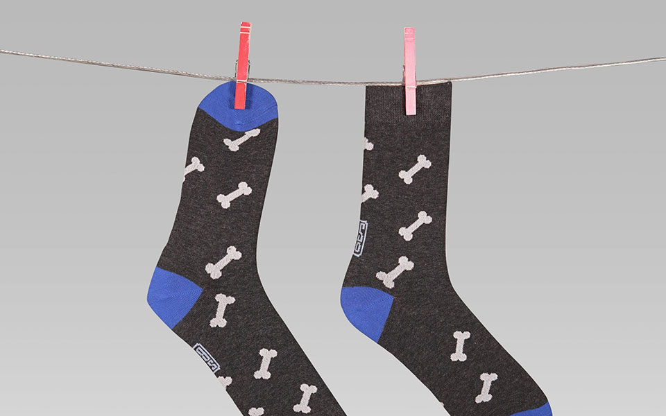 με-την-αγορά-ενός-ζευγαριού-καλτσών-δώ-561606244