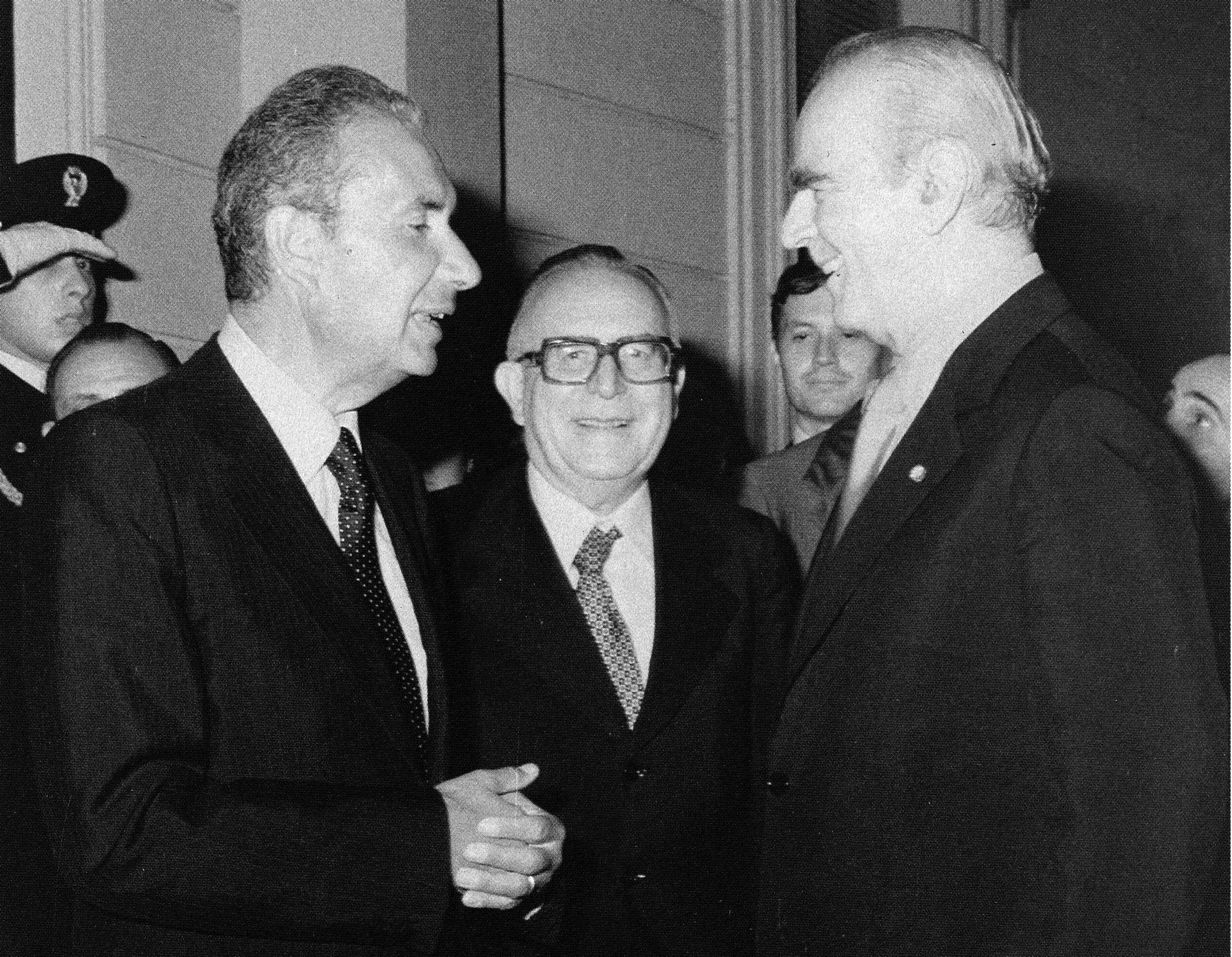 ελληνοϊταλική-συμφωνία-για-υφαλοκρη-561573562