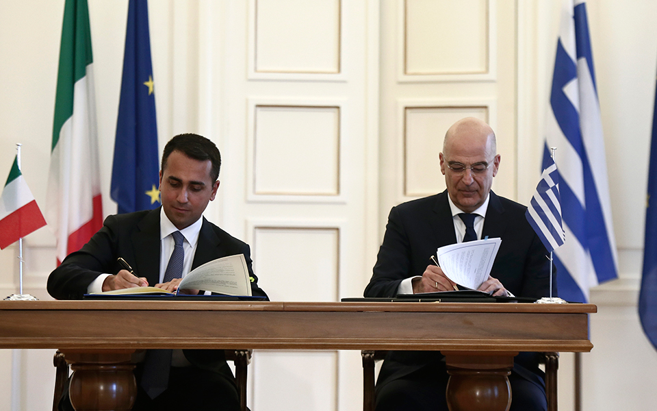 σε-ρώμη-και-βατικανό-ο-νίκος-δένδιας-561575902