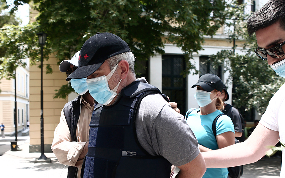 δίκη-ψευτογιατρού-μετ΄-εμποδίων-η-δ-561598777