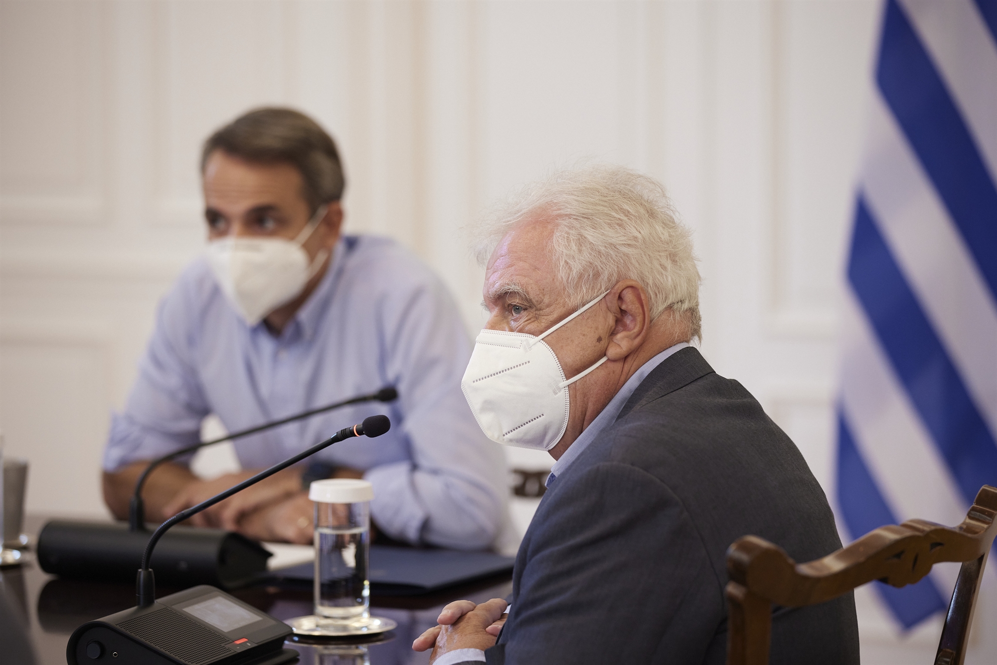 σταύρος-μπένος-στην-κ-εργα-φωτοδότ-561584665