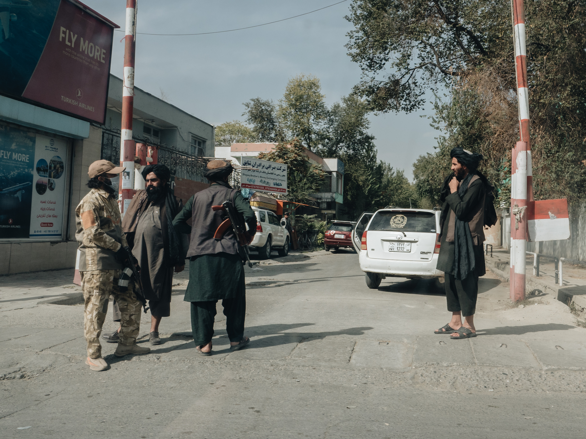 Απόδραση από το Αφγανιστάν: «Όμηρος» στη γραφειοκρατία των Ταλιμπάν-2