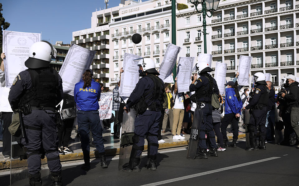δημοσκόπηση-ρωγμή-στον-σκληρό-πυρήν-561603439