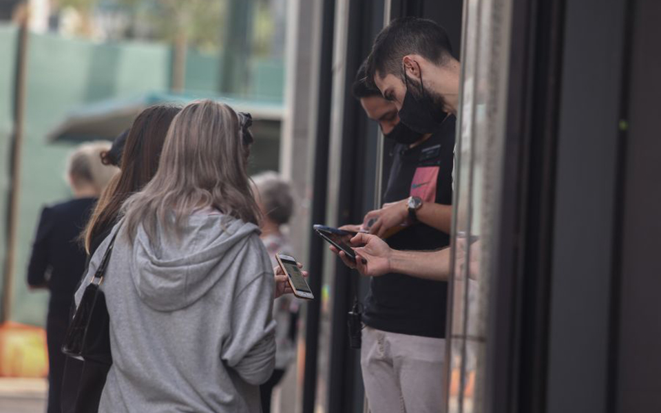 Νέα μέτρα: Πάνω από 90.000 έλεγχοι το πρώτο 24ωρο – «Λουκέτο» σε 23 καταστήματα-1