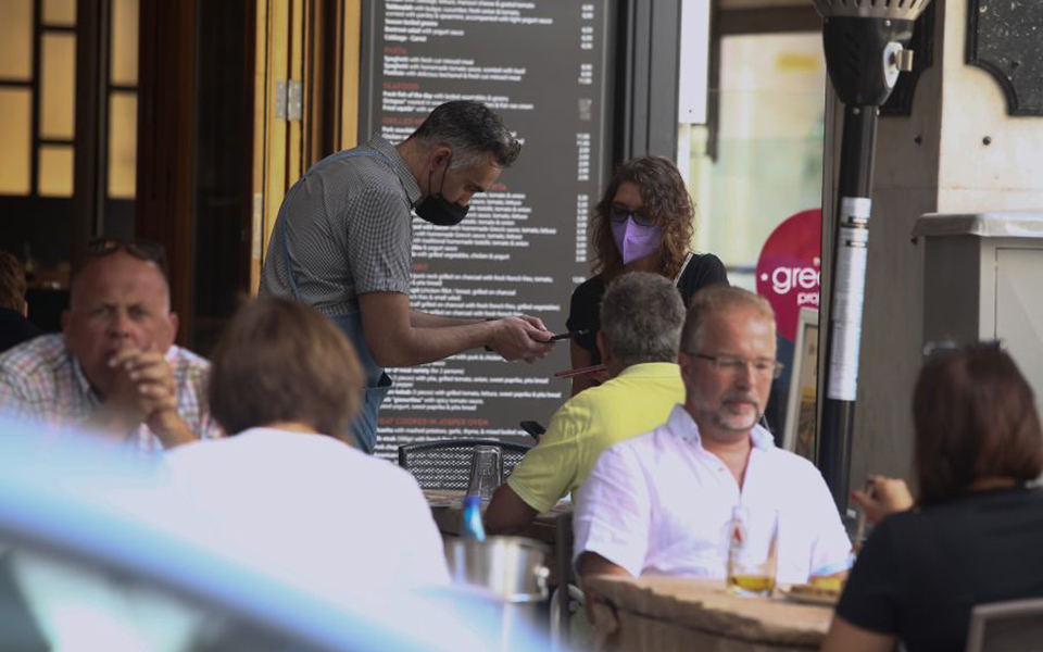 Νέα μέτρα: Πάνω από 90.000 έλεγχοι το πρώτο 24ωρο – «Λουκέτο» σε 23 καταστήματα-3