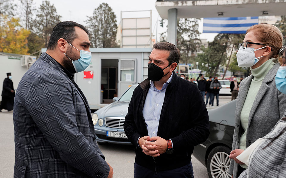 με-εκλογικό-άρωμα-η-επίσκεψη-τσίπρα-561577936