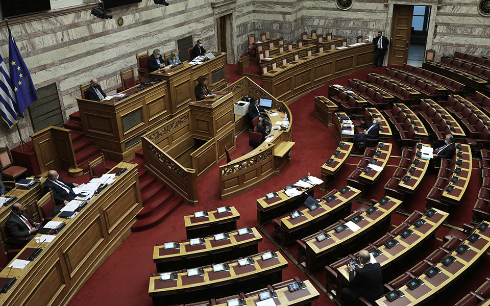 υπερψηφίστηκε-με-κόντρες-ο-νέος-ποινι-561582952