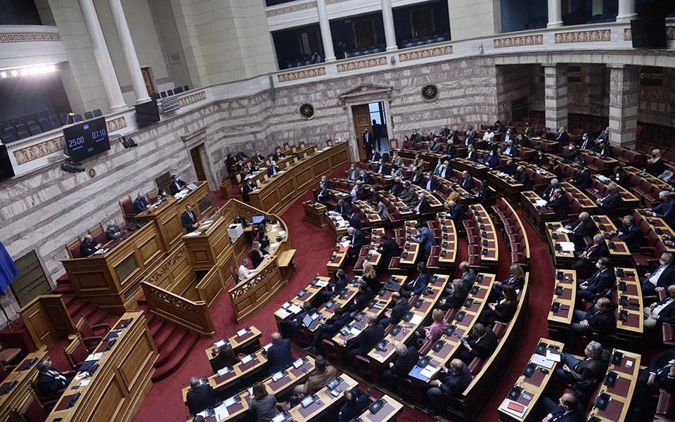 βουλή-σύγκρουση-για-το-παρόν-και-το-παρ-561598474