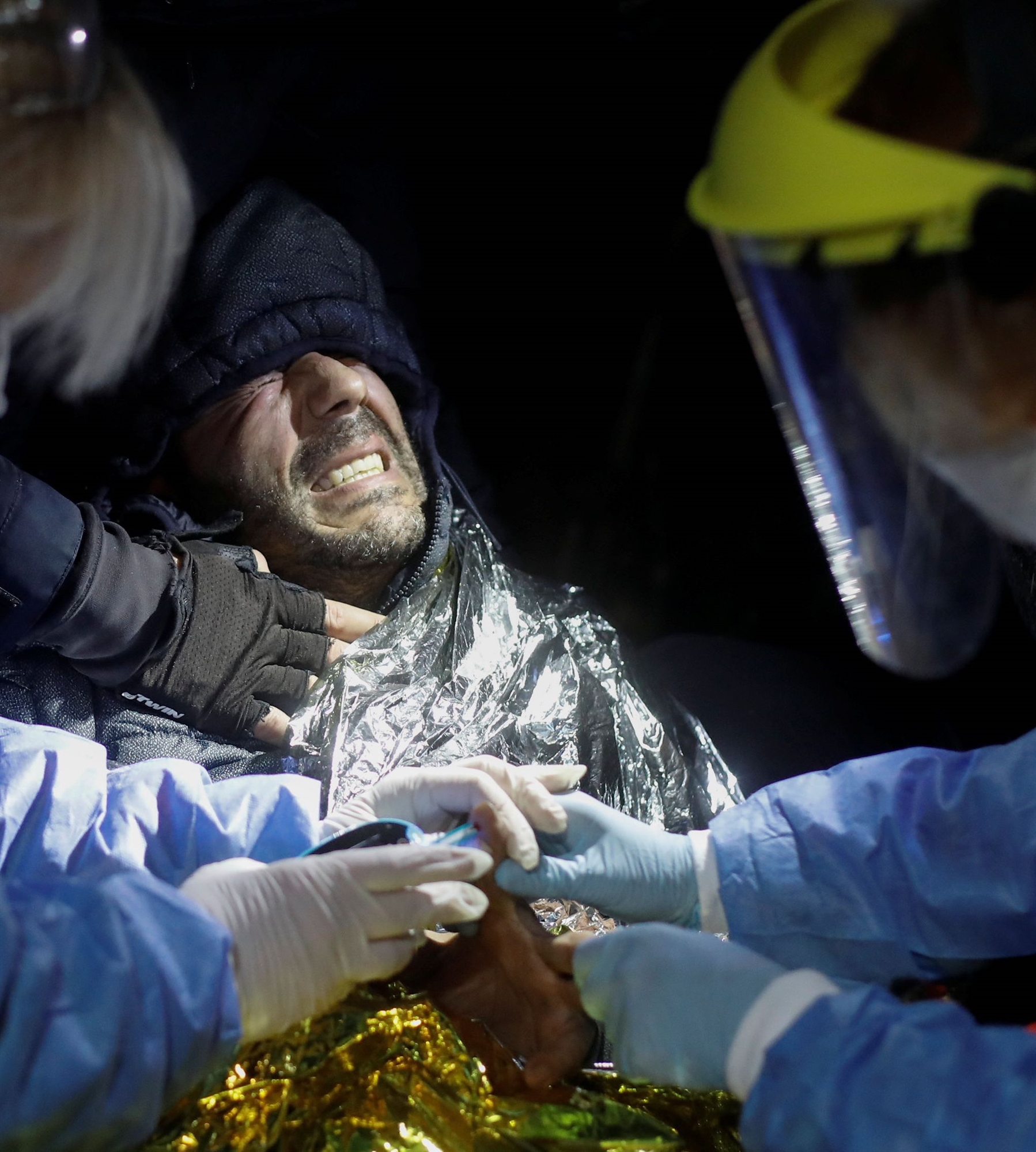 ανθρωπιστική-κρίση-στα-σύνορα-της-πολ-561589360