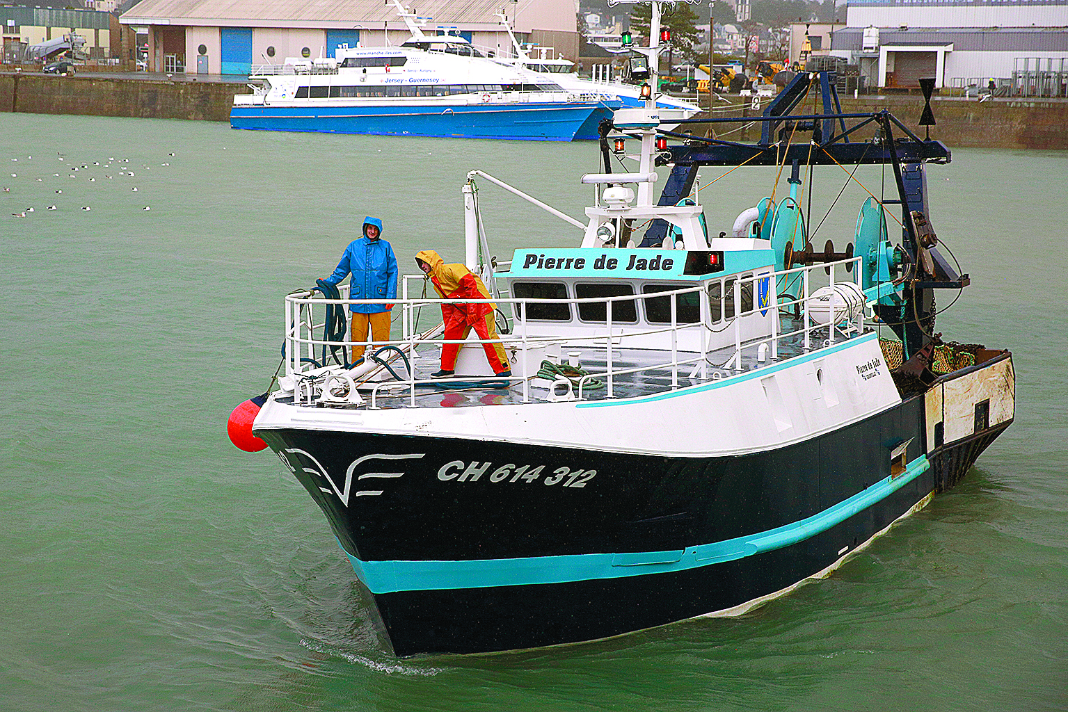 η-αλιευτική-κρίση-δοκιμάζει-τη-σχέση-561566863