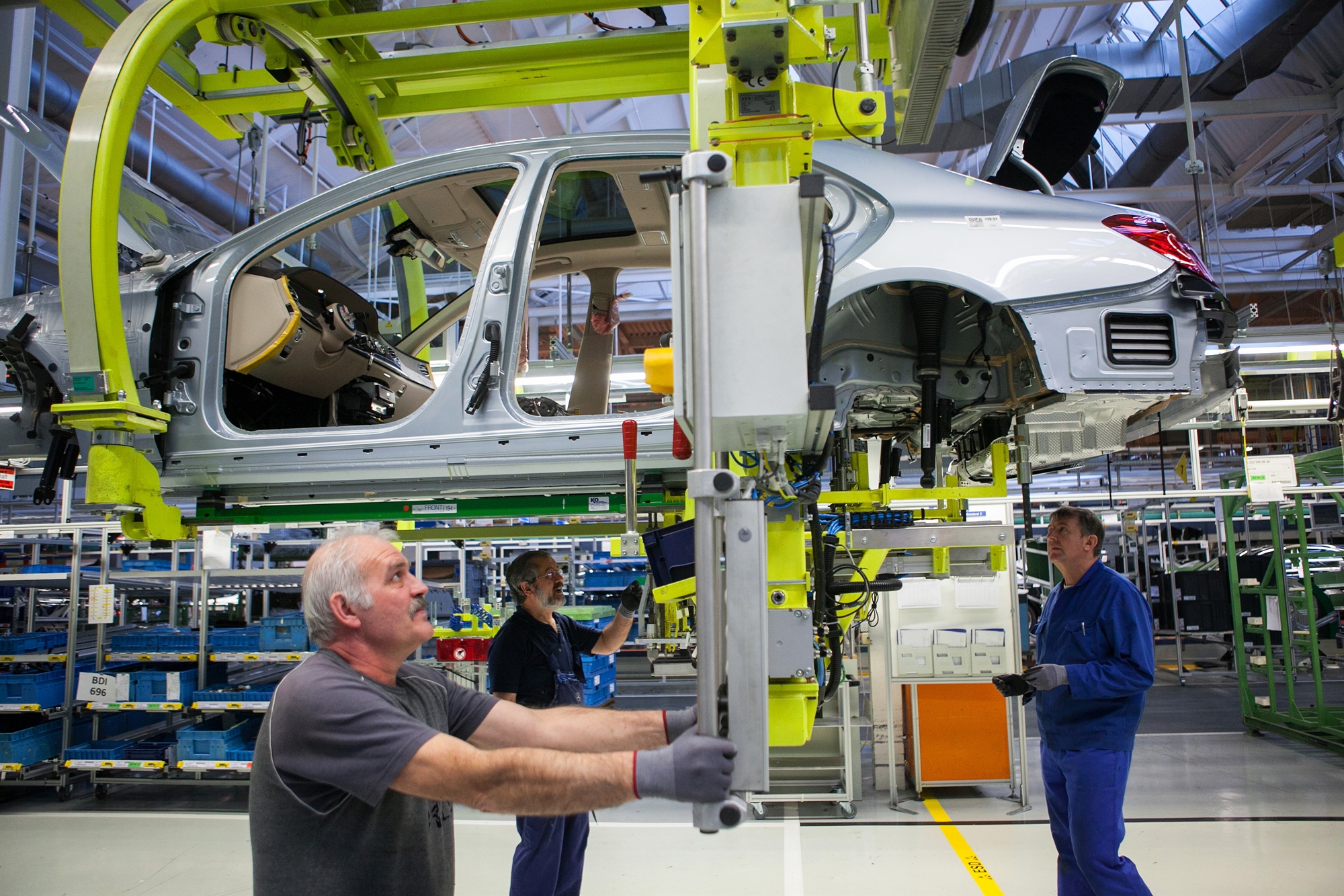 διστάζουν-να-προβούν-σε-αγορές-οι-γερμ-561598372