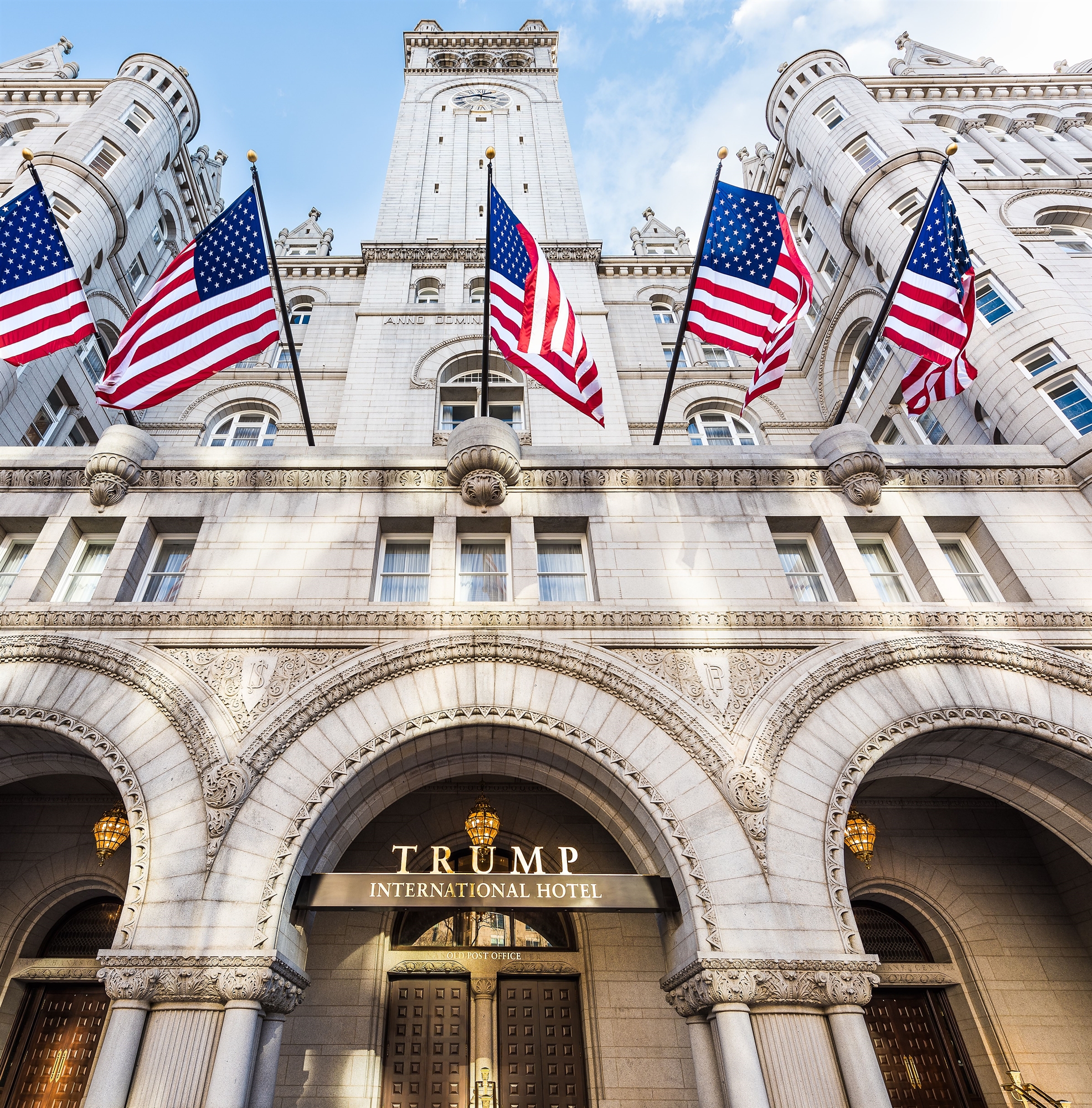 πωλητήριο-στο-ξενοδοχείο-του-τραμπ-στ-561587956