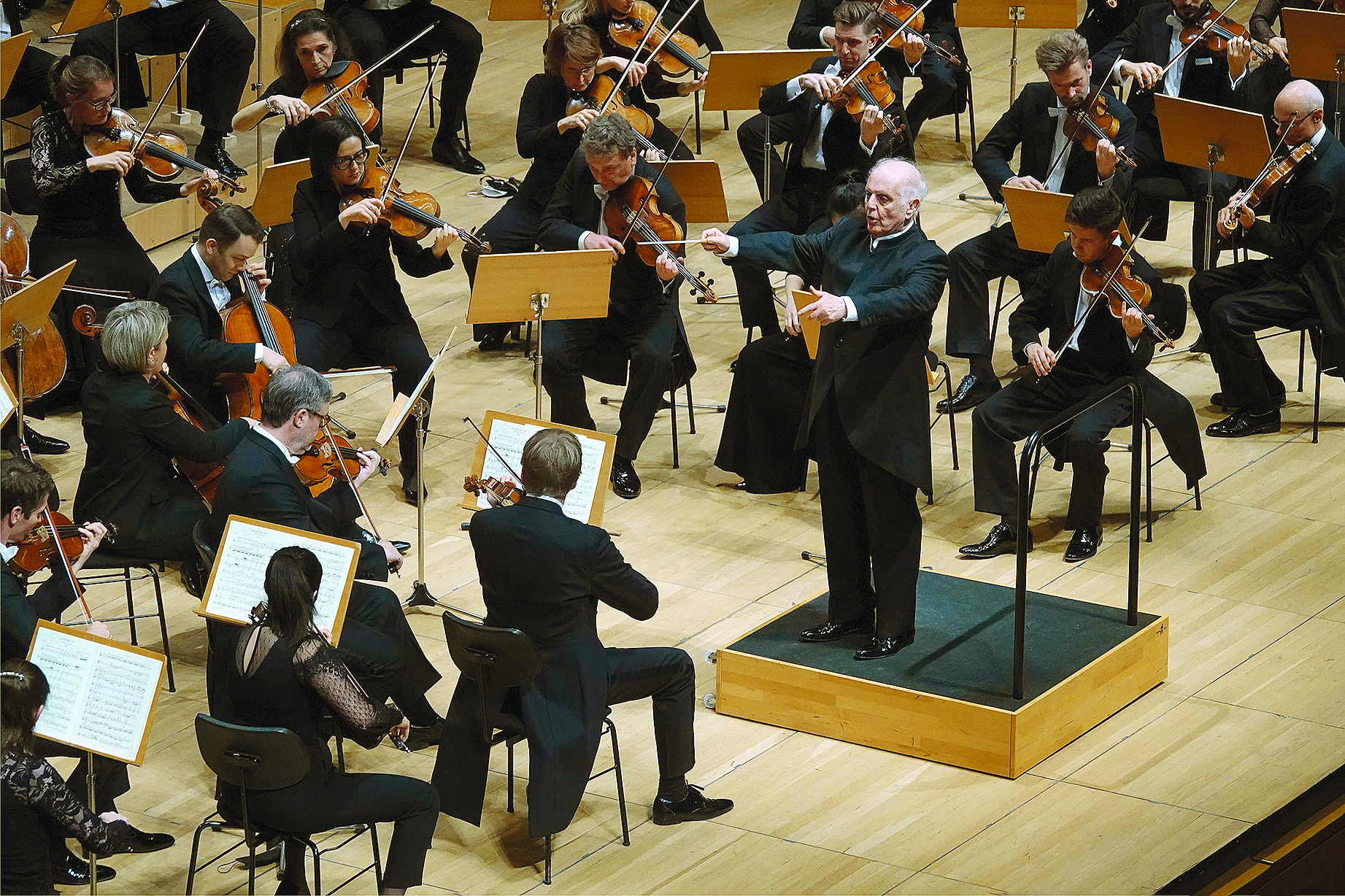 εμπνευσμένος-μπάρενμποϊμ-σε-συμφωνί-561574075