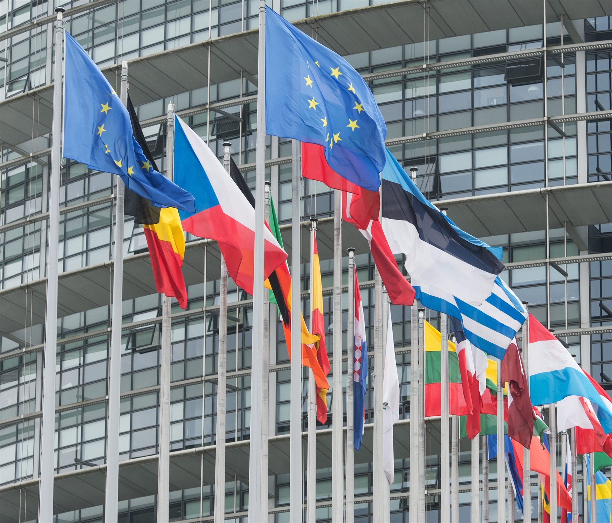 βολές-κατά-του-ελληνικού-προγράμματο-561598318