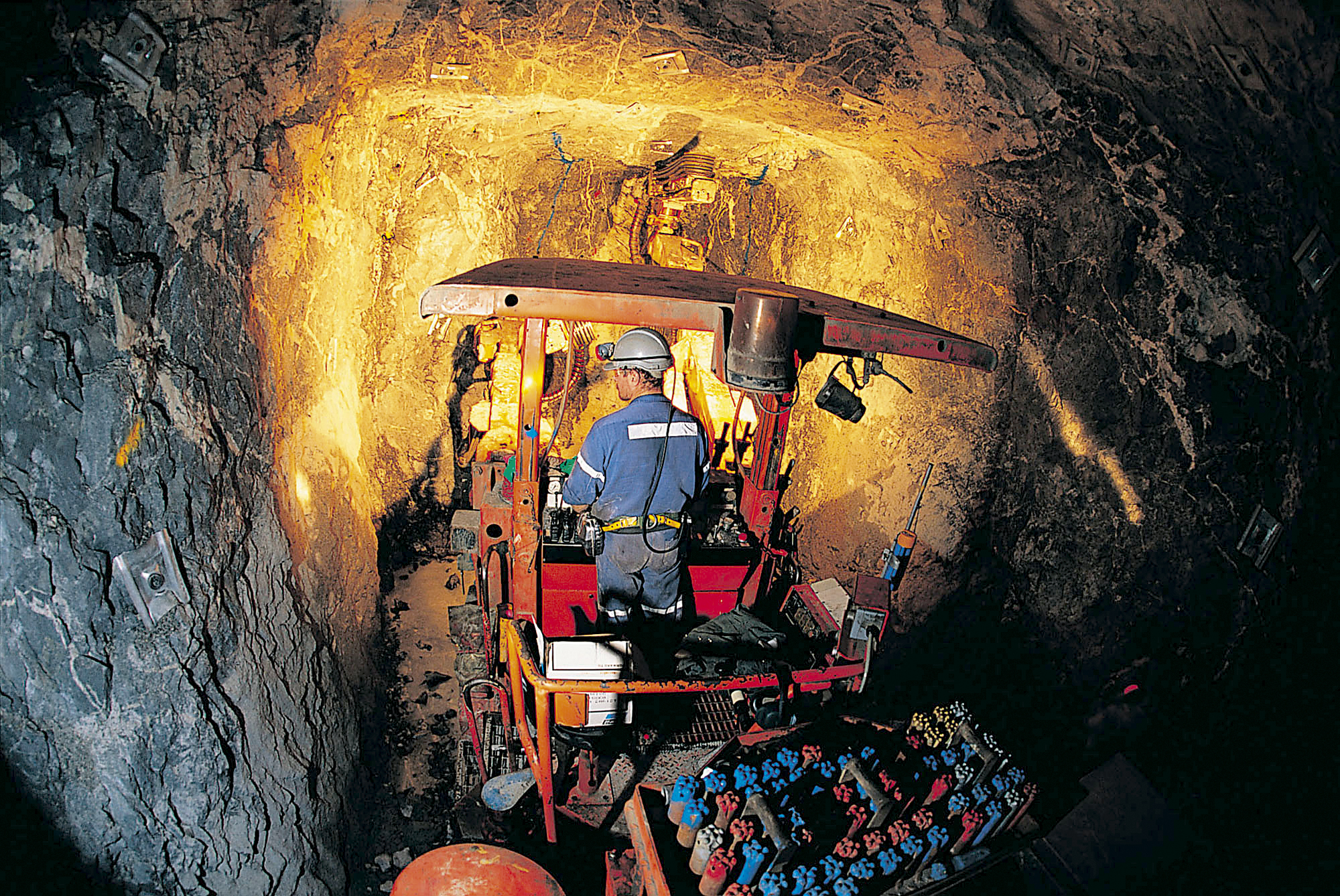 οι-πλούσιες-χώρες-ανοίγουν-τα-σύνορα-γ-561601621