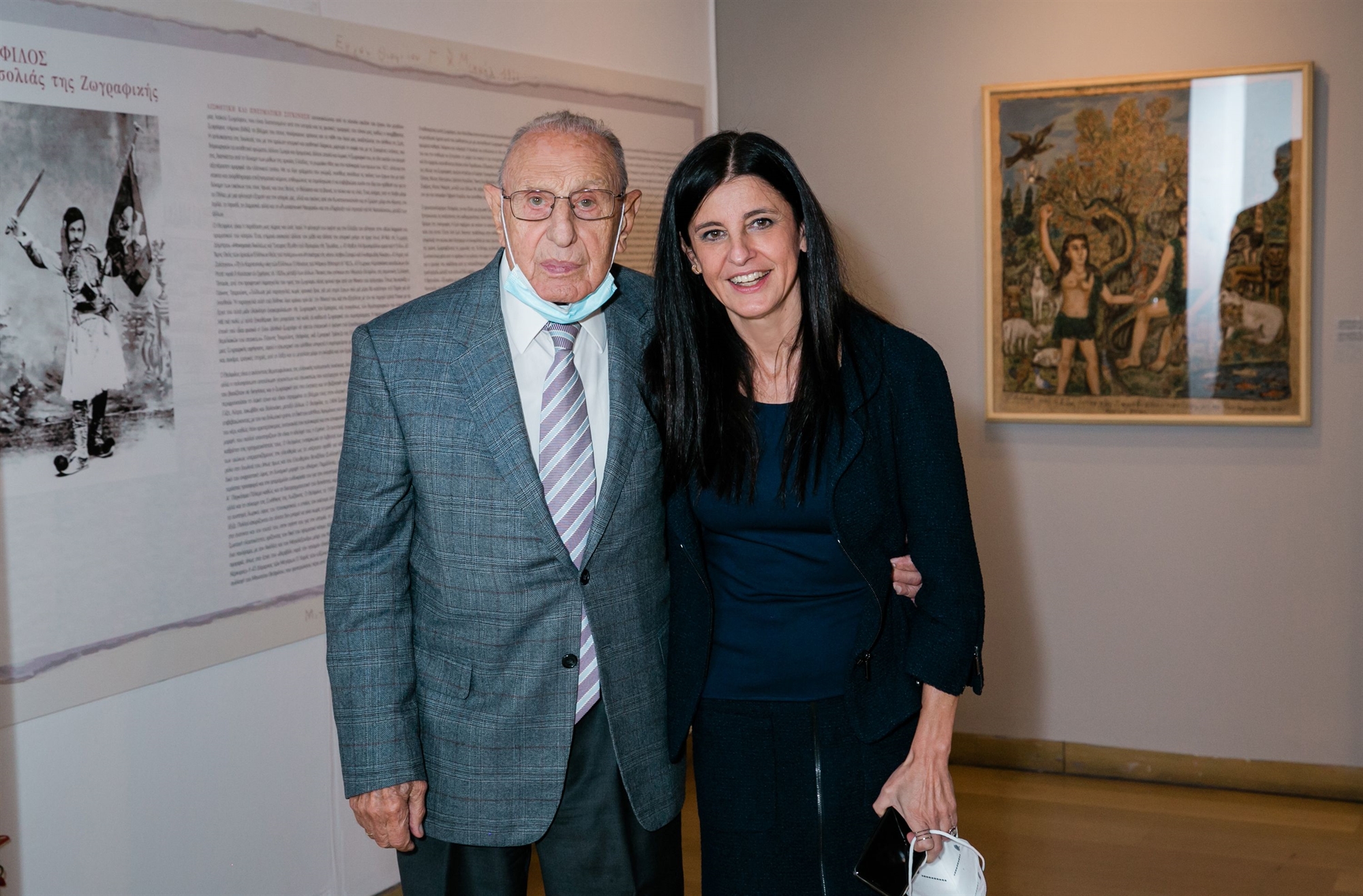 ένας-φουστανελάς-ζωγραφίζει-τον-αχιλ-561589213