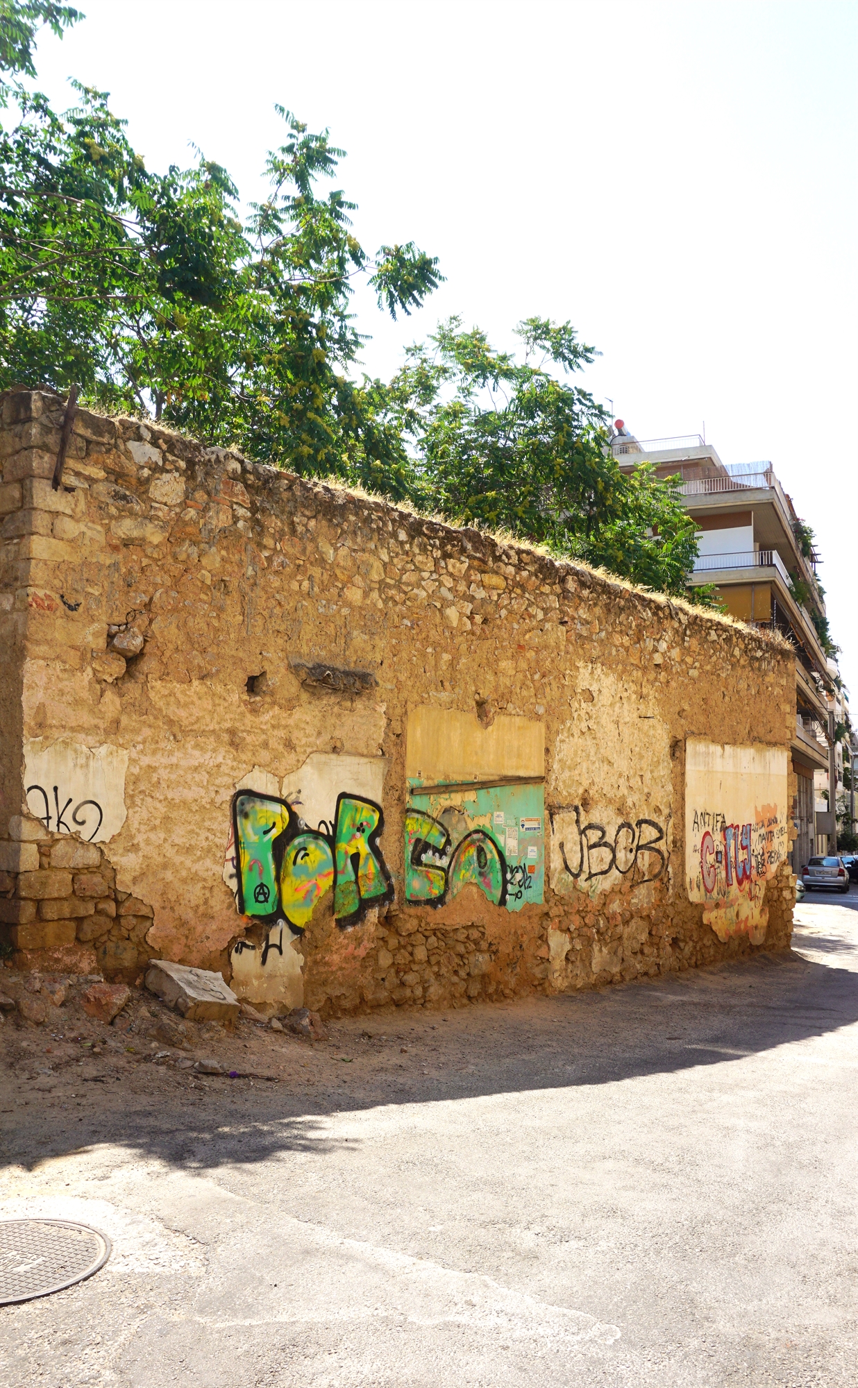 ενας-τοίχος-παράγωνος-ένας-τοίχος-χωρ-561585235