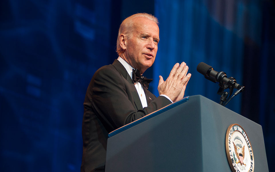 λευκός-οίκος-καλοήθης-ο-πολύποδας-π-561601675